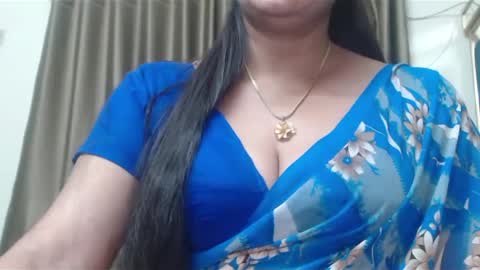 Snapshot of desimaisa130 chatting on February 16, 4:21 pm Maisa online show from February 16, 4:21 pm