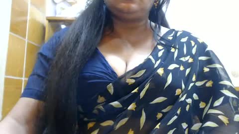 Snapshot of desimaisa130 chatting on June 13, 5:22 pm Maisa online show from June 13, 5:22 pm