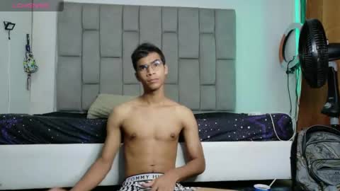 desire4duo online show from April 14, 11:27 am