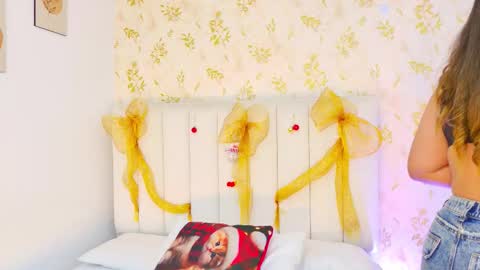 Sara Desire online show from January 6, 12:20 pm