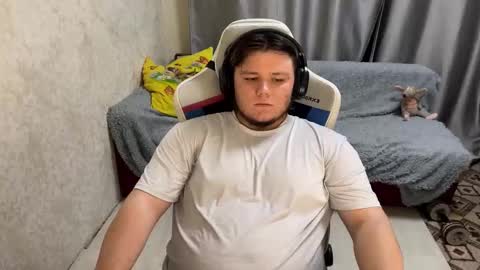 Snapshot of desiredude9 chatting on September 19, 7:36 pm desiredude9 online show from September 19, 7:36 pm