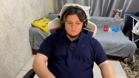 Snapshot of desiredude9 chatting on October 1, 7:20 pm desiredude9 online show from October 1, 7:20 pm