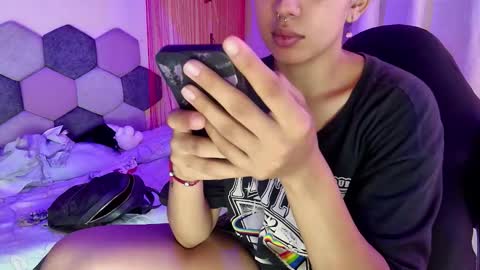 TORI AND MR. BEAR online show from March 8, 6:12 pm