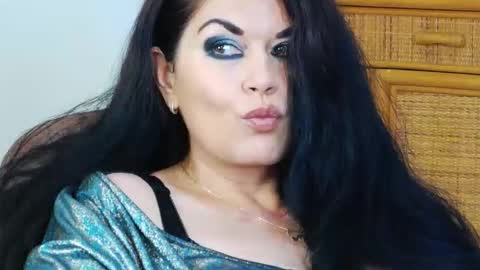Snapshot of desirehellen chatting on September 14, 9:14 pm HellenMoon online show from September 14, 9:14 pm