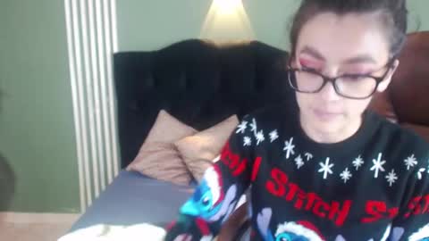 Snapshot of desiring__angel chatting on December 6, 7:23 pm Desiring Angel online show from December 6, 7:23 pm