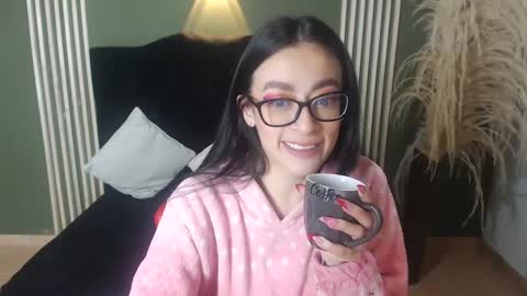 Snapshot of desiring__angel chatting on January 17, 12:52 pm Desiring Angel online show from January 17, 12:52 pm