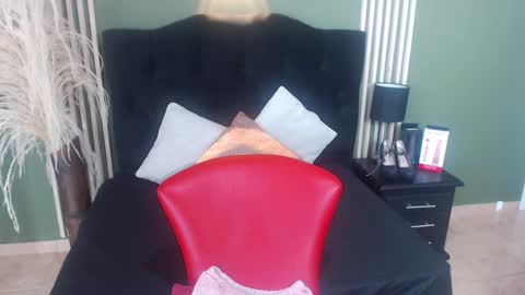 Snapshot of desiring__angel chatting on February 1, 10:59 am Desiring Angel online show from February 1, 10:59 am