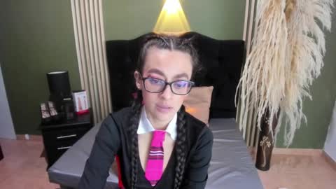 Snapshot of desiring__angel chatting on February 11, 7:23 am Desiring Angel online show from February 11, 7:23 am