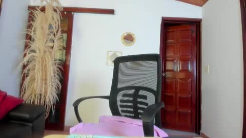 Snapshot of desiring__angel chatting on May 7, 4:56 pm Desiring Angel online show from May 7, 4:56 pm