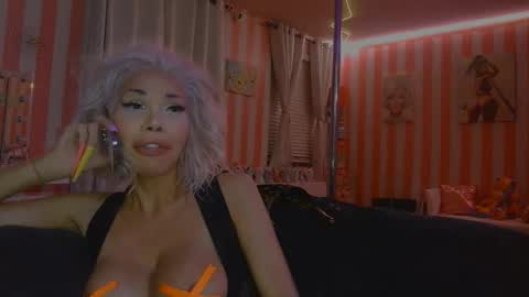 Snapshot of destiny_702 chatting on November 9, 12:14 pm IMMACULATE BEAUTY online show from November 9, 12:14 pm