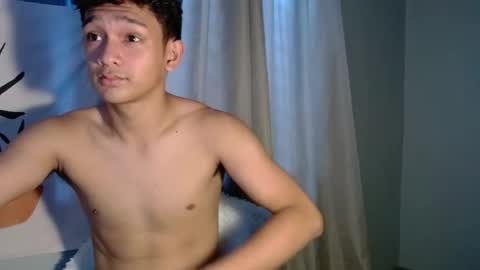 Snapshot of destroyer_joshx chatting on October 12, 5:39 am destroyer_joshx online show from October 12, 5:39 am