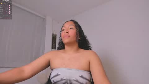 desty_y online show from June 25, 11:31 pm