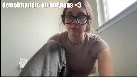 detroitbaddie online show from October 17, 7:16 pm