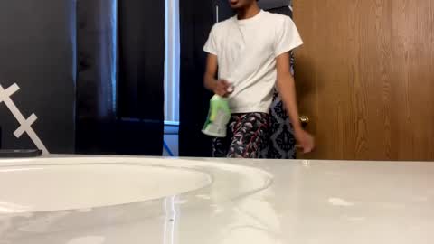 Snapshot of detroitbiguy chatting on December 2, 2:19 pm Nastytae313 online show from December 2, 2:19 pm