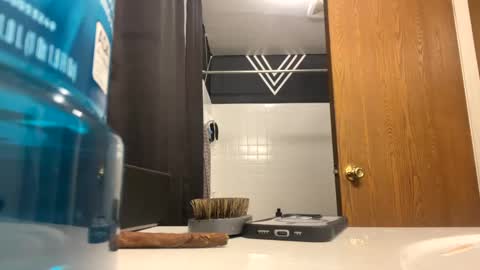 Snapshot of detroitbiguy chatting on December 9, 10:54 am Nastytae313 online show from December 9, 10:54 am