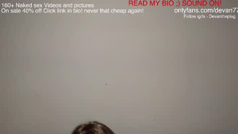 Snapshot of devantheplug chatting on March 9, 7:34 am Devan online show from March 9, 7:34 am