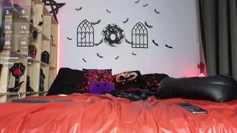 devil_s_bride online show from December 4, 8:50 pm