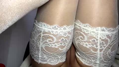 Anna online show from December 3, 1:21 pm