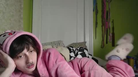 poutyangel online show from November 7, 5:51 am