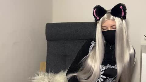 Snapshot of deviliaaa chatting on December 5, 1:31 pm Devil online show from December 5, 1:31 pm