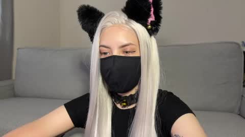 Snapshot of deviliaaa chatting on April 7, 11:32 am Devil online show from April 7, 11:32 am