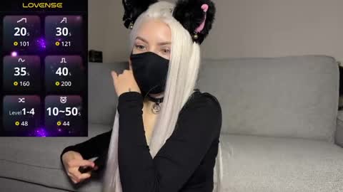 Snapshot of deviliaaa chatting on April 14, 12:00 pm Devil online show from April 14, 12:00 pm