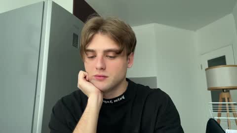 Snapshot of devilnut1 chatting on December 21, 8:50 am devilnut1 online show from December 21, 8:50 am