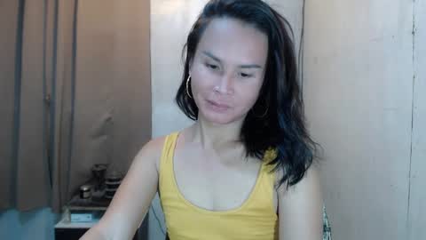 Snapshot of devine_g chatting on February 20, 2:18 am Igat online show from February 20, 2:18 am