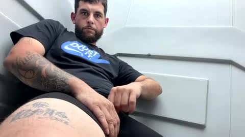 Snapshot of devonclarky213 chatting on July 19, 9:29 pm come play online show from July 19, 9:29 pm