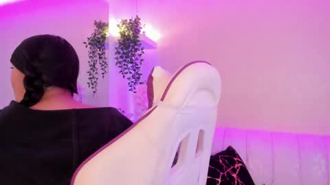 DevoraCook online show from November 6, 1:45 pm