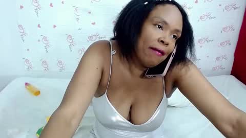 Snapshot of devorasexy2 chatting on December 19, 11:35 pm Devora.. online show from December 19, 11:35 pm