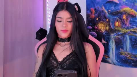 Snapshot of devours_fire chatting on January 7, 8:33 pm Sara 3 online show from January 7, 8:33 pm