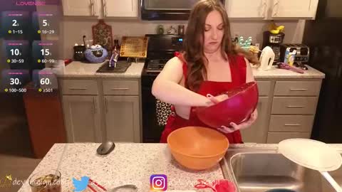 Snapshot of devynreign chatting on November 6, 2:34 am Devyn Reign online show from November 6, 2:34 am