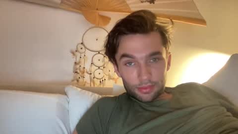 devyy333 online show from December 30, 7:48 am