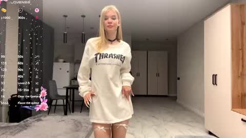 dewdropdoll online show from June 21, 4:20 pm