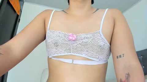 Snapshot of dewolk chatting on February 14, 9:28 am thumb up me please its important online show from February 14, 9:28 am