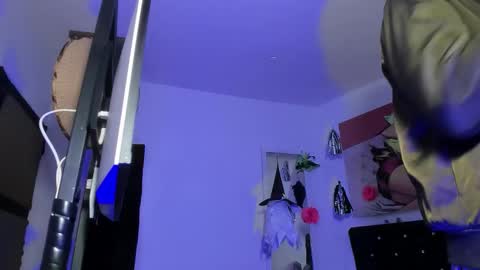 Snapshot of dex_ak586 chatting on October 18, 2:25 am dex_ak586 online show from October 18, 2:25 am