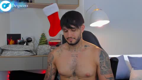 Snapshot of deymon_scott chatting on December 24, 8:38 pm JULIAN online show from December 24, 8:38 pm