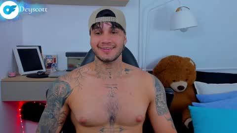 Snapshot of deymon_scott chatting on February 25, 4:24 am JULIAN online show from February 25, 4:24 am