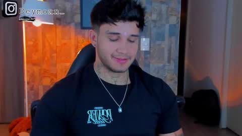 Snapshot of deymon_scott chatting on September 17, 11:17 pm JULIAN online show from September 17, 11:17 pm
