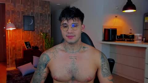 JULIAN online show from November 15, 10:37 pm