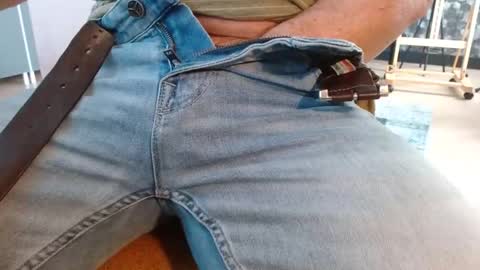 Robbert online show from April 21, 10:10 am