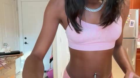 Dolly online show from February 2, 10:30 pm