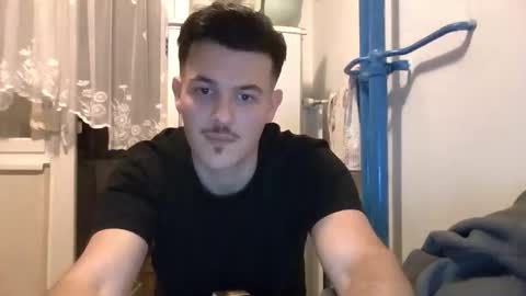 Snapshot of di_loodi chatting on March 5, 12:06 am DiLo online show from March 5, 12:06 am