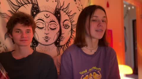 Di Alex online show from February 2, 4:22 pm