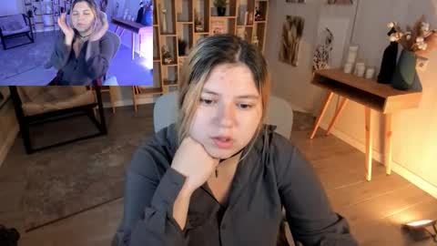 Dia online show from September 26, 8:02 pm