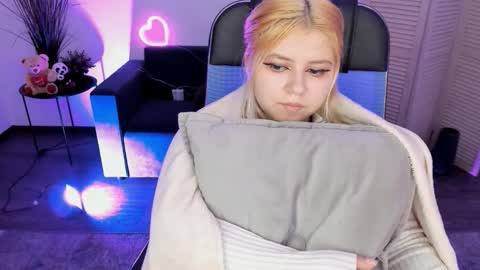 Dia online show from November 22, 11:59 pm