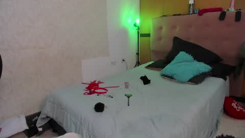 Snapshot of diabla_sexyboobs chatting on December 25, 12:05 am D I A B L A online show from December 25, 12:05 am