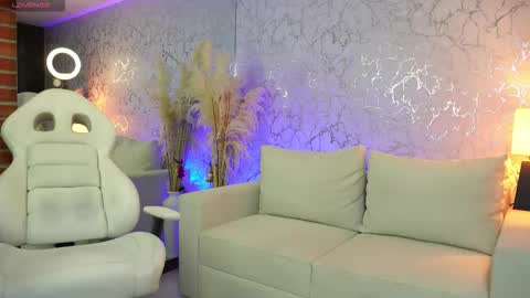 Diego online show from February 20, 1:22 pm