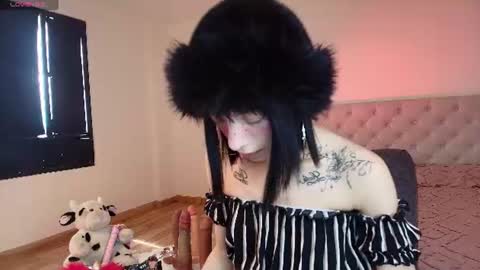 Snapshot of diamond__cherry chatting on June 17, 3:02 pm Diamond online show from June 17, 3:02 pm